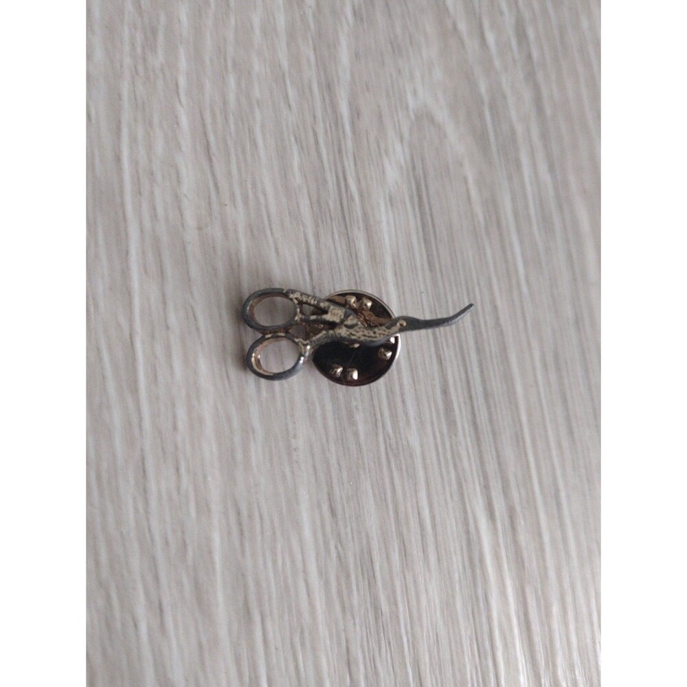 Vintage Miniature Stork Embroidery Scissors Lapel/Hat Pin